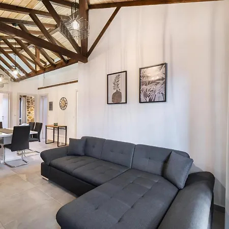 Apartament Petra *